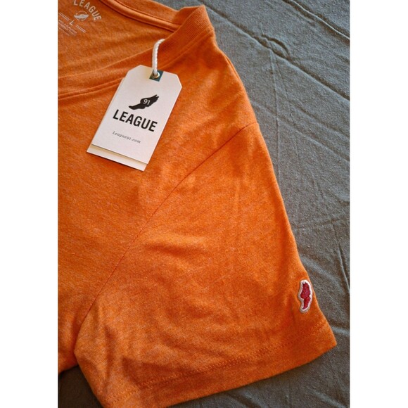 Rochester Institute of Technology Tigers Intramural Boyfriend V Tee, Size Large - Picture 4 of 5